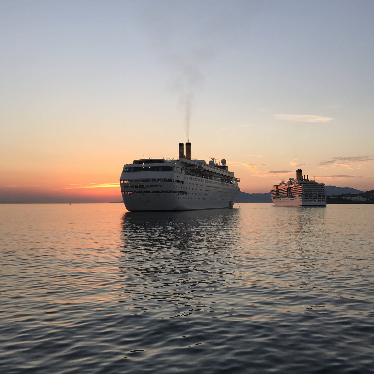 Anchored Cruise - The Party Boat that made us want to jump overboard