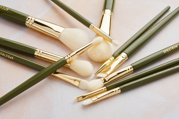 How To Build A Makeup Brush Set