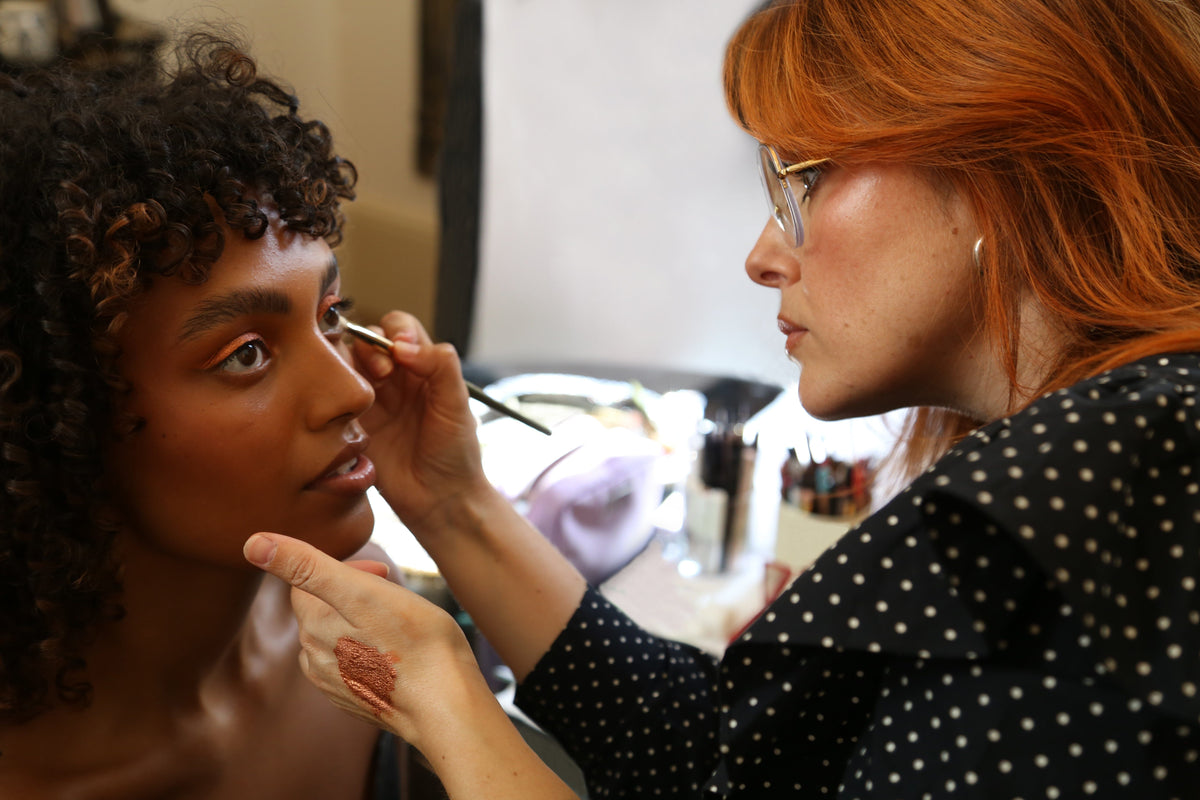 How to Become a Makeup Artist in the UK