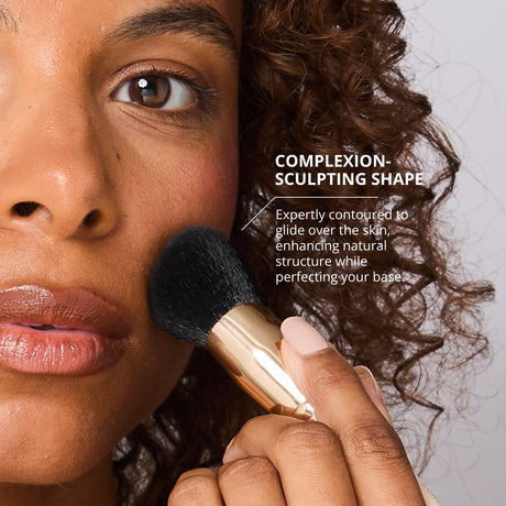 La brocha doble de base y corrector