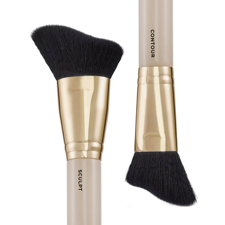 El pincel de doble punta Sculpt & Contour
