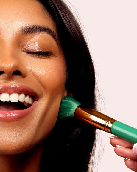 How to Choose Eco-Friendly Makeup Brushes