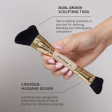 El pincel de doble punta Sculpt & Contour