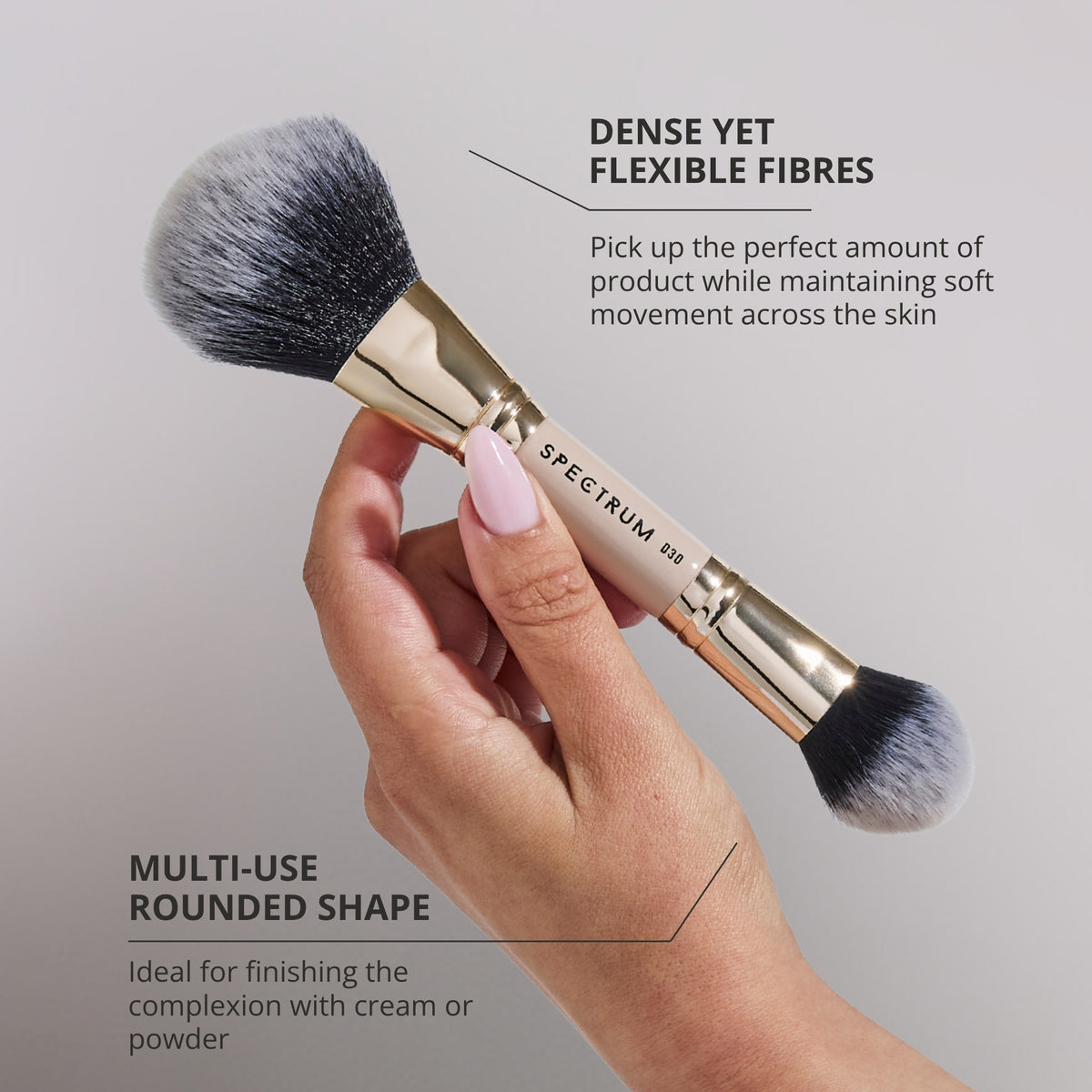 Brocha de doble punta para polvos y tez 'The Air Brush'