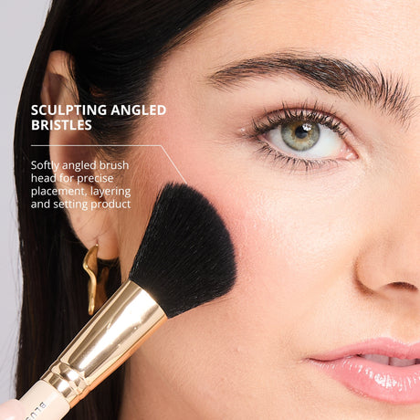 La brocha de doble punta Blush & Blend