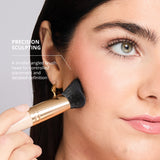 El pincel de doble punta Sculpt & Contour