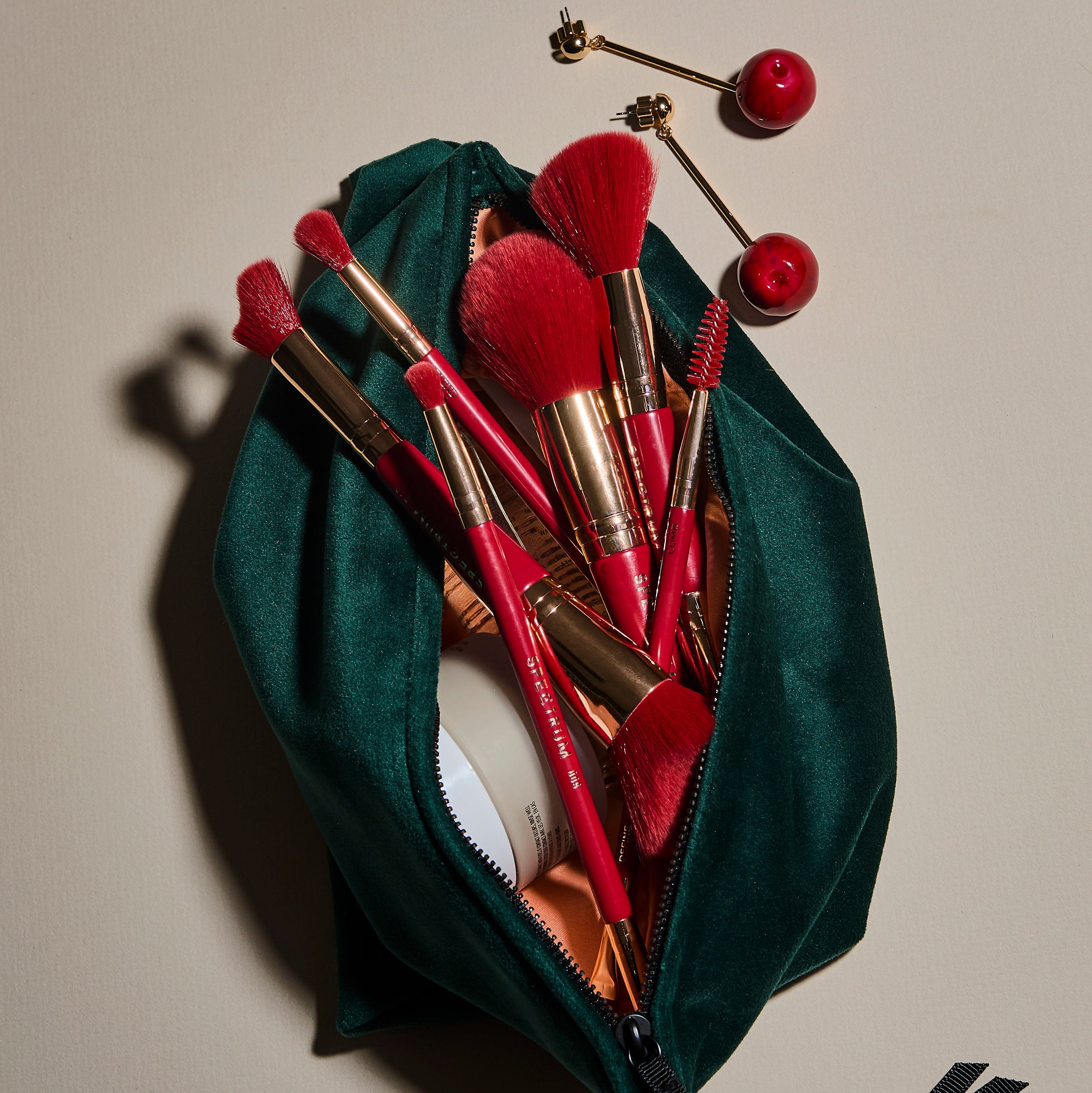 Very Cherry 10 Piece Makeup Brush, Sponge and Puff Set – Spectrum