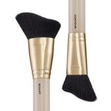 El pincel de doble punta Sculpt & Contour
