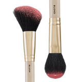La brocha de doble punta Blush & Blend